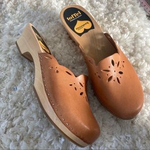 Swedish Hasbeens Cutout Clogs Sz 39